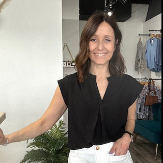 Why Not Everyone Can Wear Black (And Why That’s Totally Okay) - The Funky Zebras Clear Lake